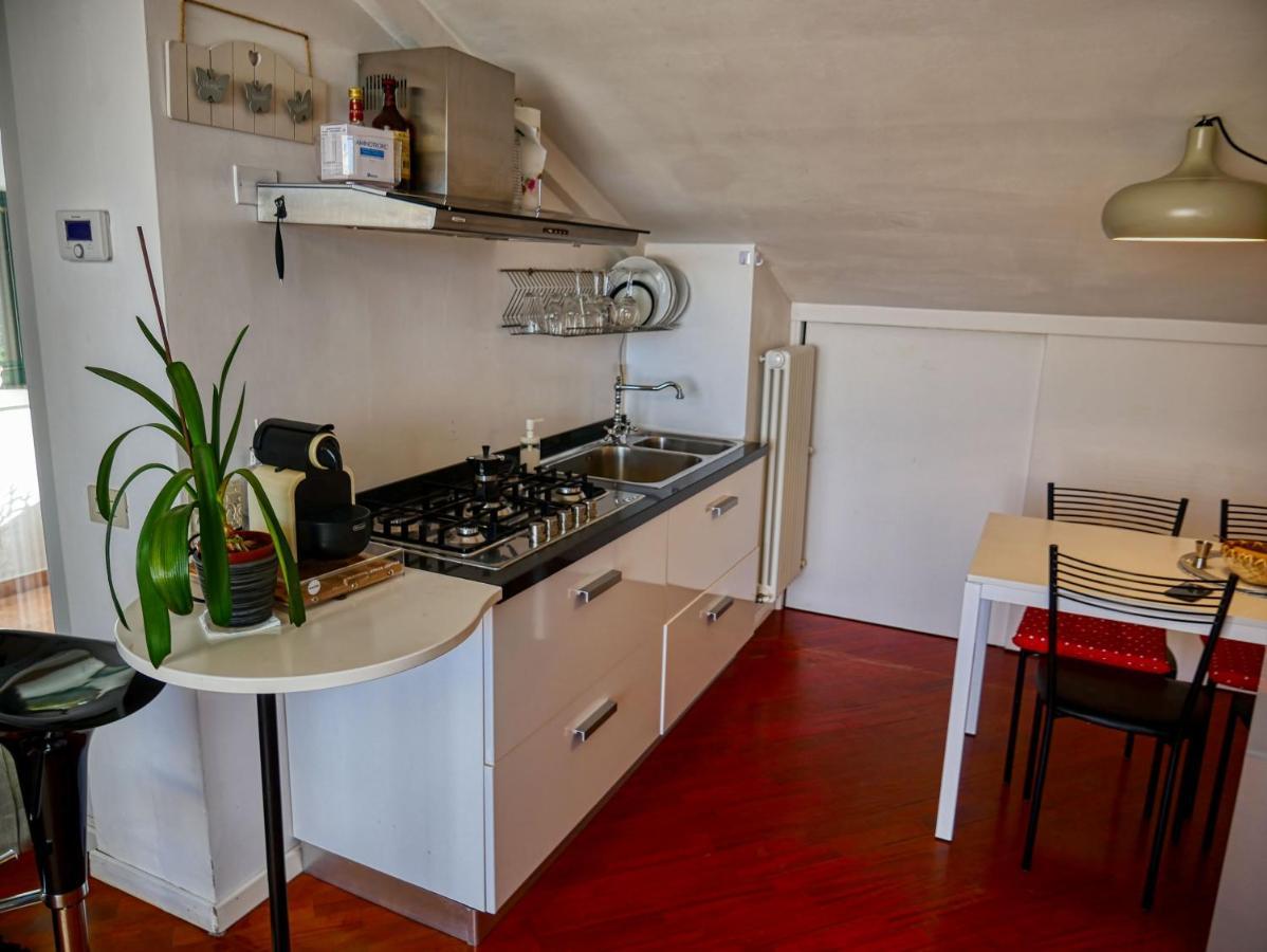 Attico 96 Apartment เปซาโร ภายนอก รูปภาพ